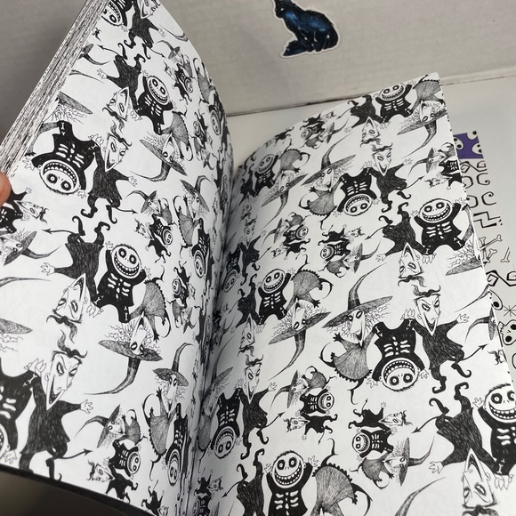 1 Art Of Coloring: Tim Burton's The Nightmare Before Christmas: 100 Images Book - Picture 13 of 16